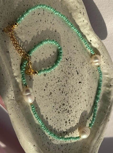 NASZYJNIK AMULETS NATURALNE NIEREGULARNE PERŁY