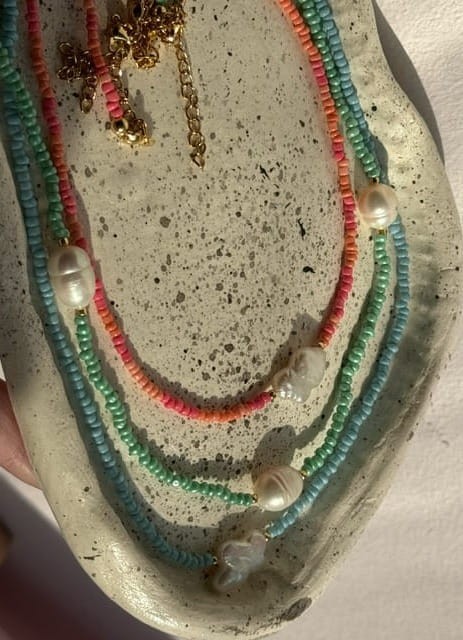 NASZYJNIK AMULETS NATURALNE NIEREGULARNE PERŁY