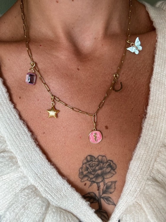 RÓŻOWY KRYSZTAŁ ZAWIESZKA CHARMS DO NASZYJNIKA COOL GIRL