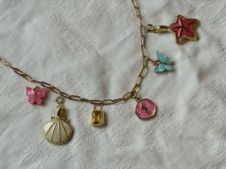 EMALIOWANA ROZGWIAZDA ZAWIESZKA CHARMS DO NASZYJNIKA COOL GIRL